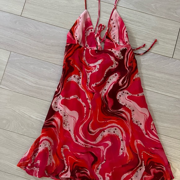 h:ours Dionne Mini Dress in Red Swirl Print size XS - Picture 5 of 5